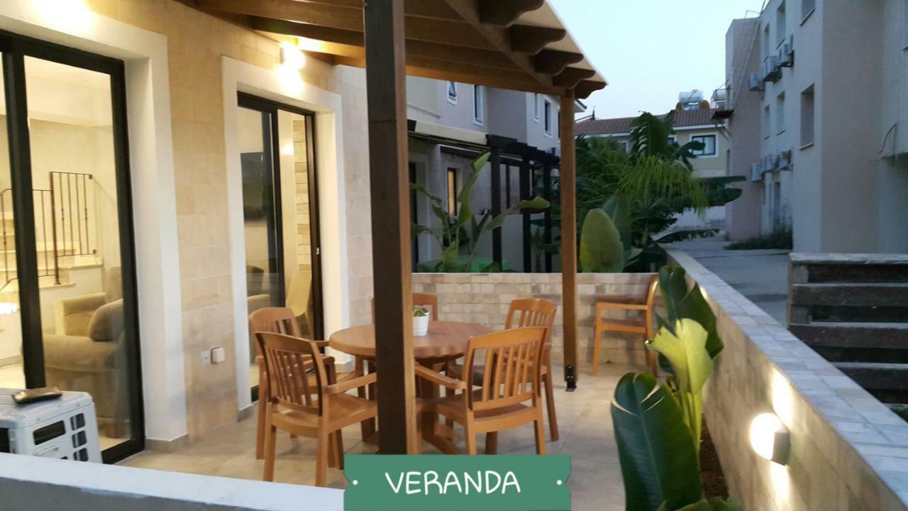 Chris'S Kyklades Holiday Apartment Paralimni Exterior photo