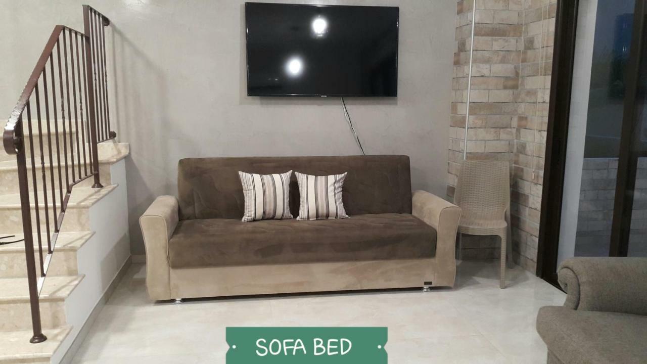 Chris'S Kyklades Holiday Apartment Paralimni Exterior photo
