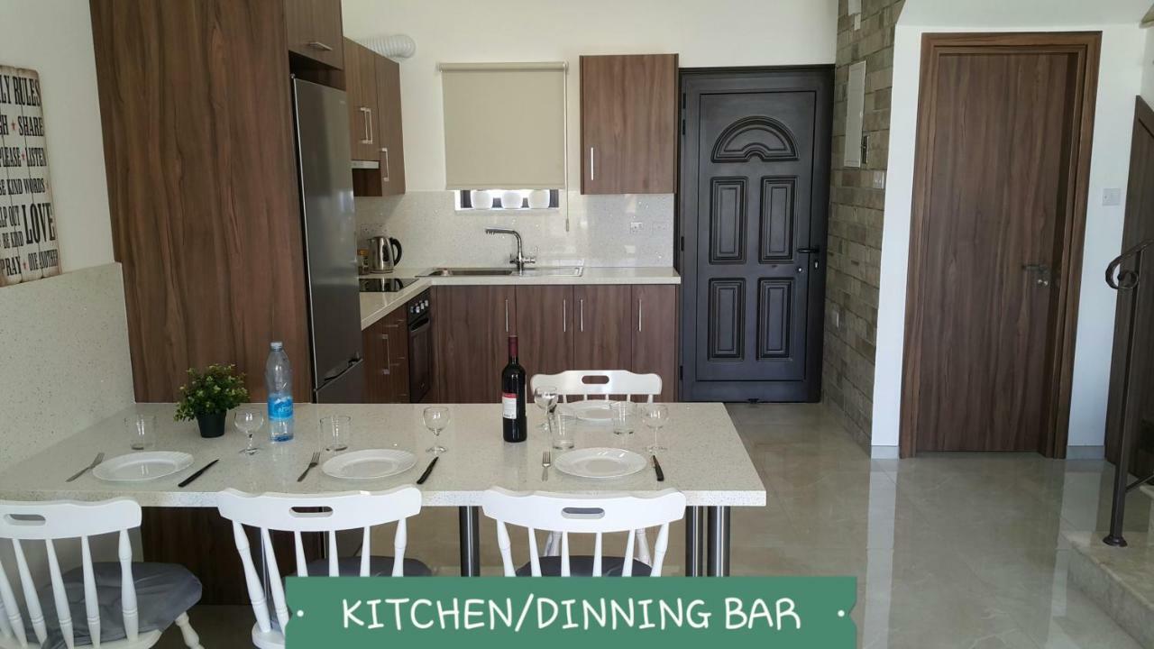 Chris'S Kyklades Holiday Apartment Paralimni Exterior photo