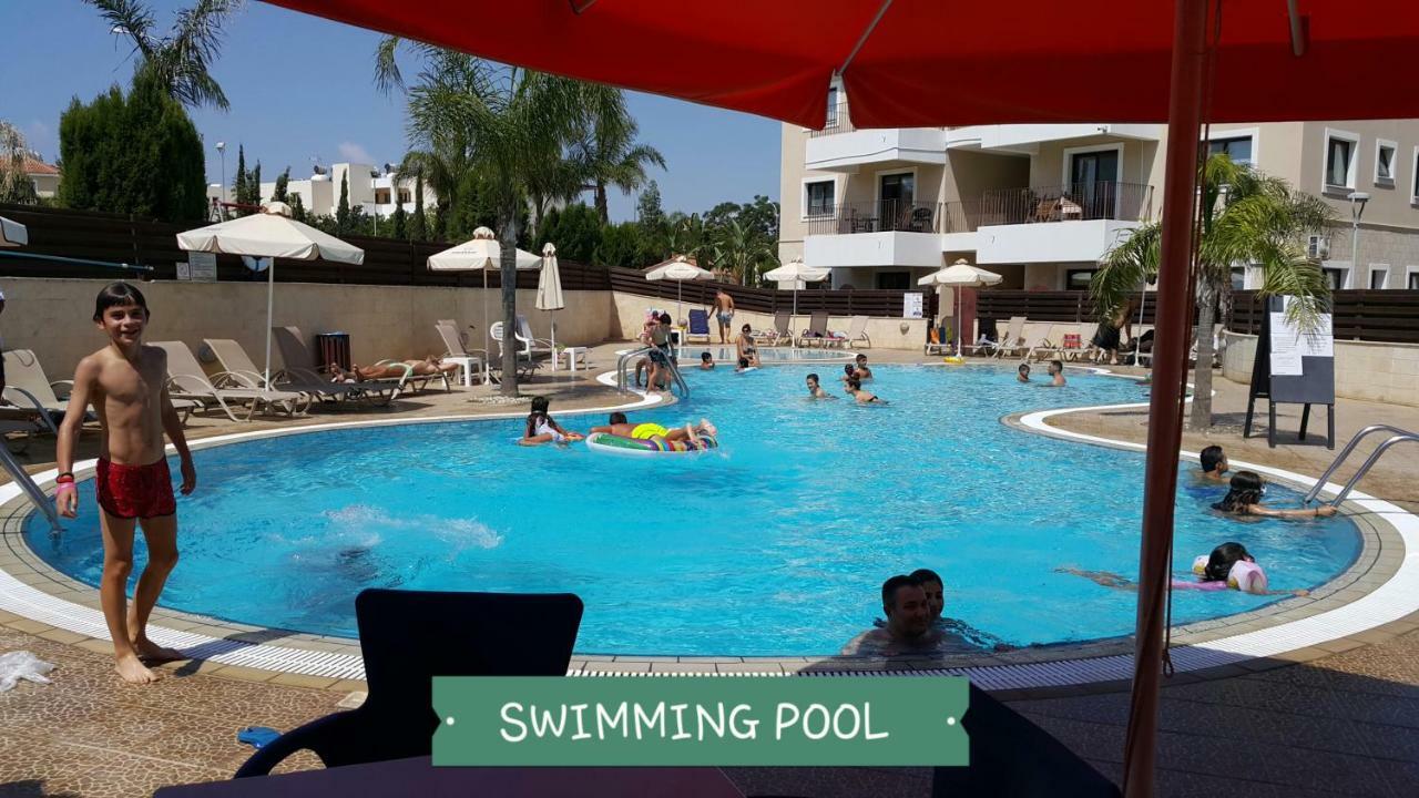 Chris'S Kyklades Holiday Apartment Paralimni Exterior photo