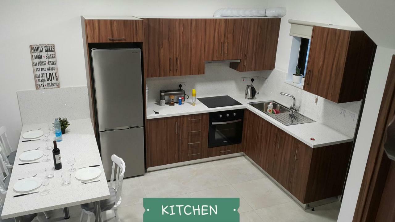 Chris'S Kyklades Holiday Apartment Paralimni Exterior photo