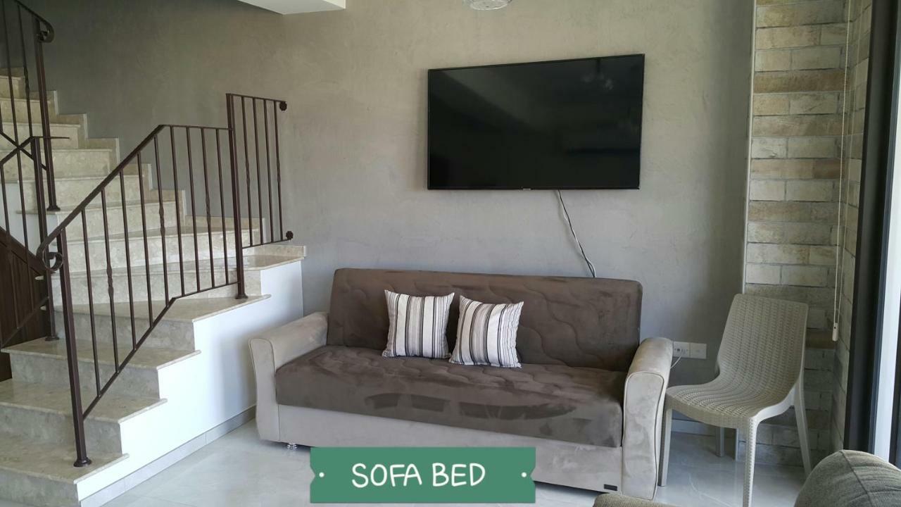 Chris'S Kyklades Holiday Apartment Paralimni Exterior photo